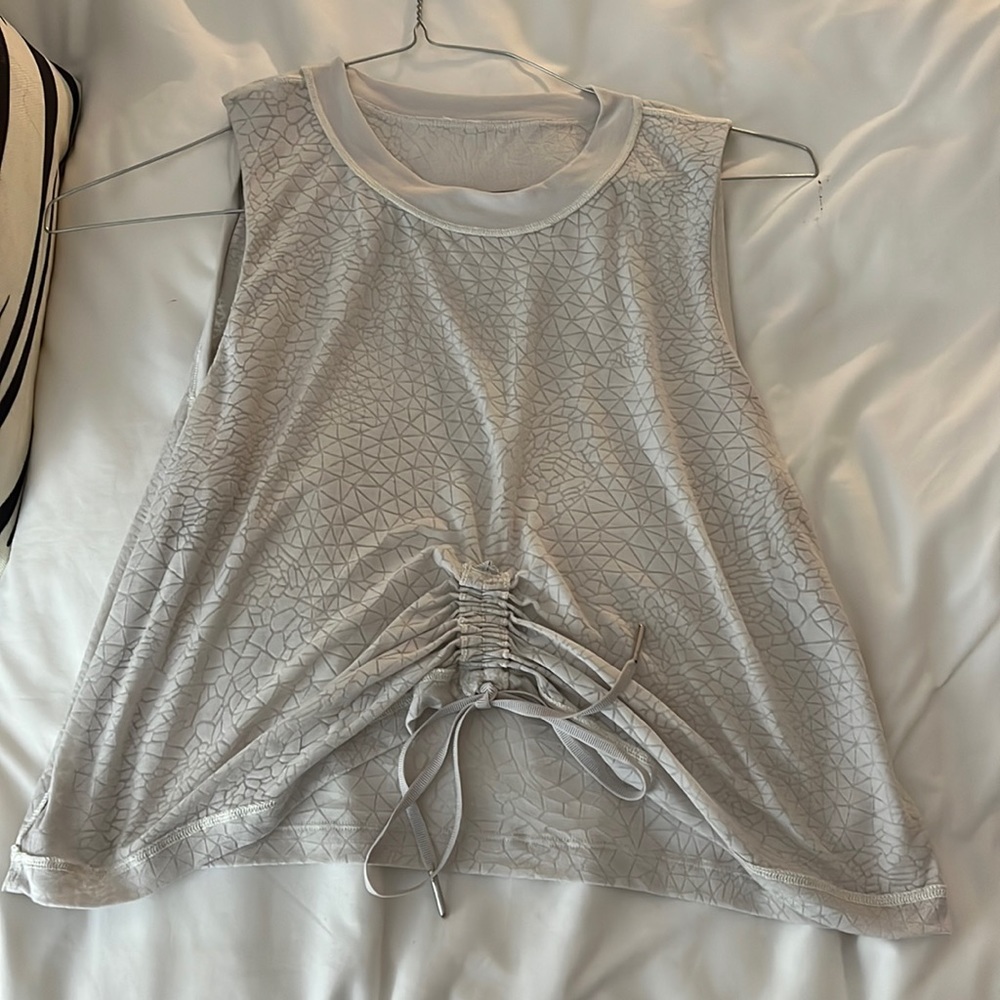 Cropped Lululemon workout tank